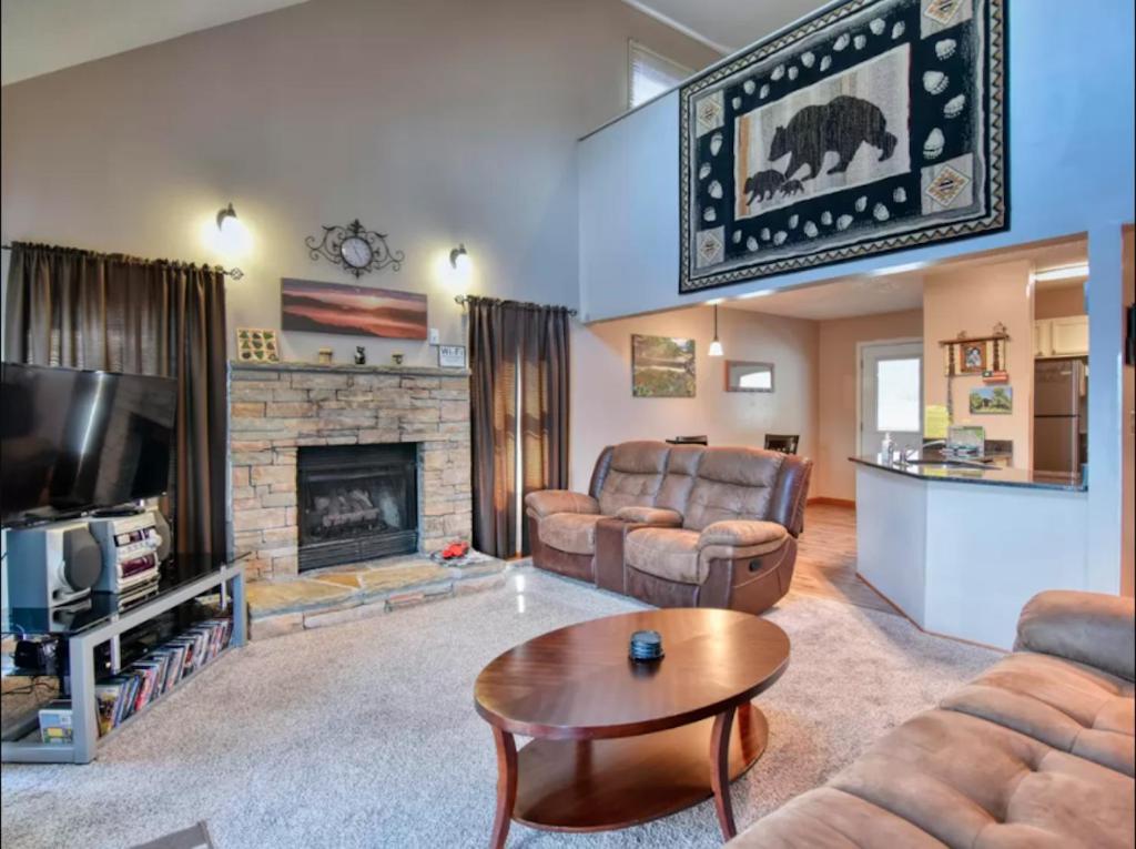 Mtn Chalet: Hot Tub, Sauna, Fireplace, Arcade Games, Mountain Views Chalet *