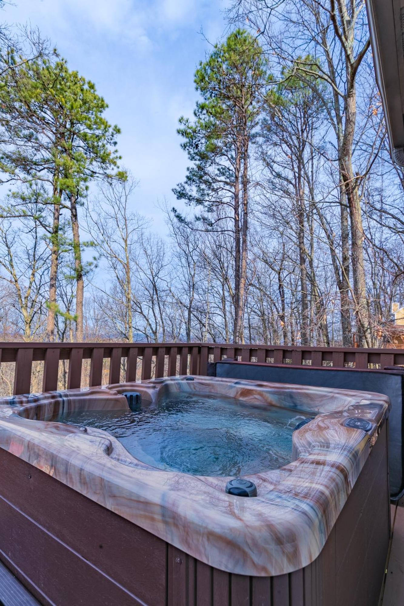 Mtn Chalet: Hot Tub, Sauna, Fireplace, Arcade Games, Mountain Views Chalet