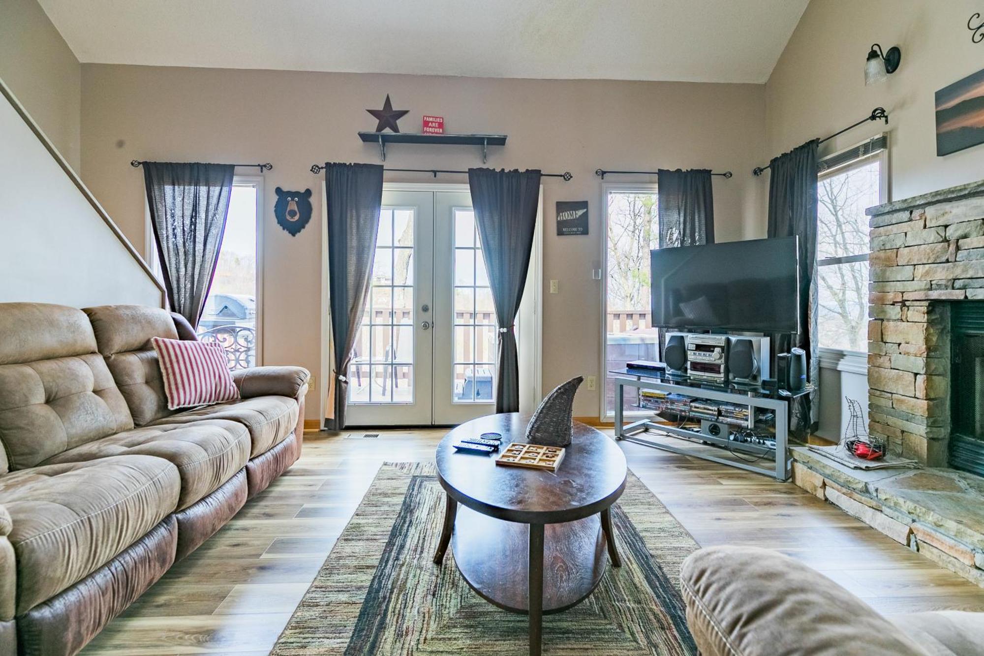 Mtn Chalet: Hot Tub, Sauna, Fireplace, Arcade Games, Mountain Views Chalet